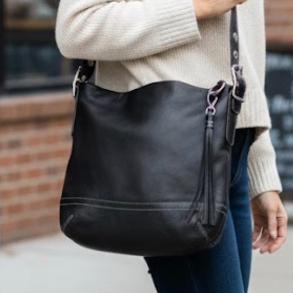 Vintage Coach Legacy 1415 Slim Duffle shoulder Bag in black with white stitching